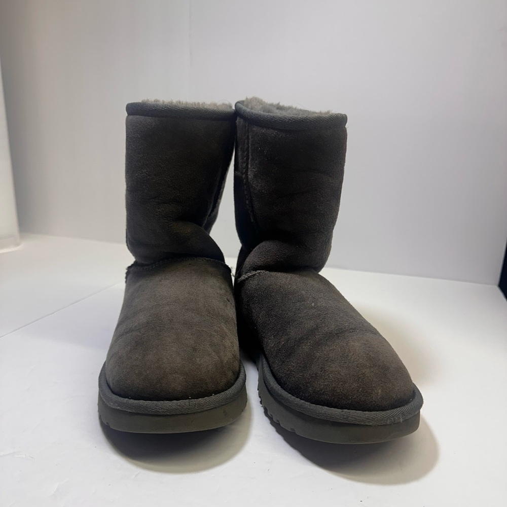 Ugg Australia Women's Classic Short‎ II Sheepskin Winter Boots Gray Size 8